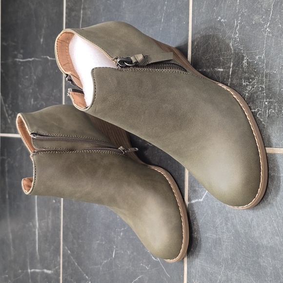 Report Womens Olive Guine Zipper Wedge Heeled Bootie Boots Size - Picture 3 of 8